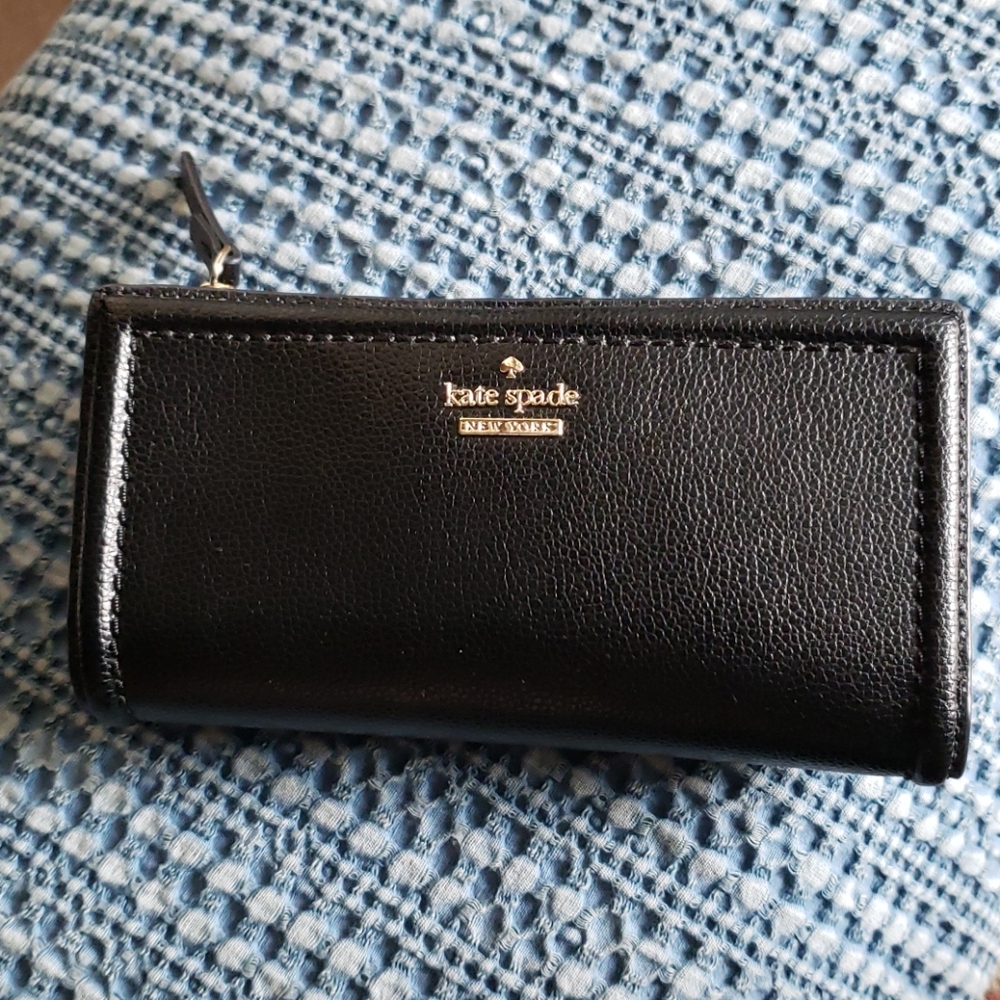 Kate Spade bifold wallet